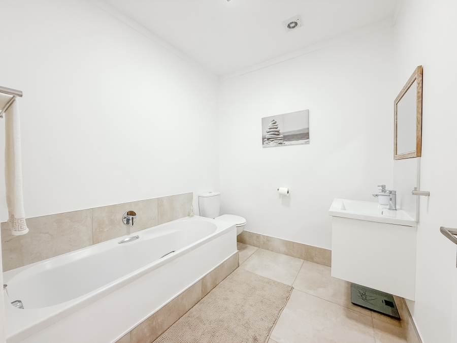 2 Bedroom Property for Sale in Bowtie Western Cape